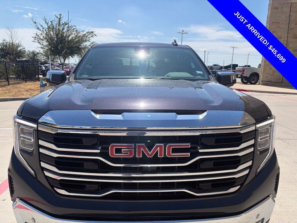 2024 GMC Sierra