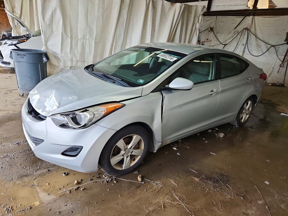2012 HYUNDAI Elantra