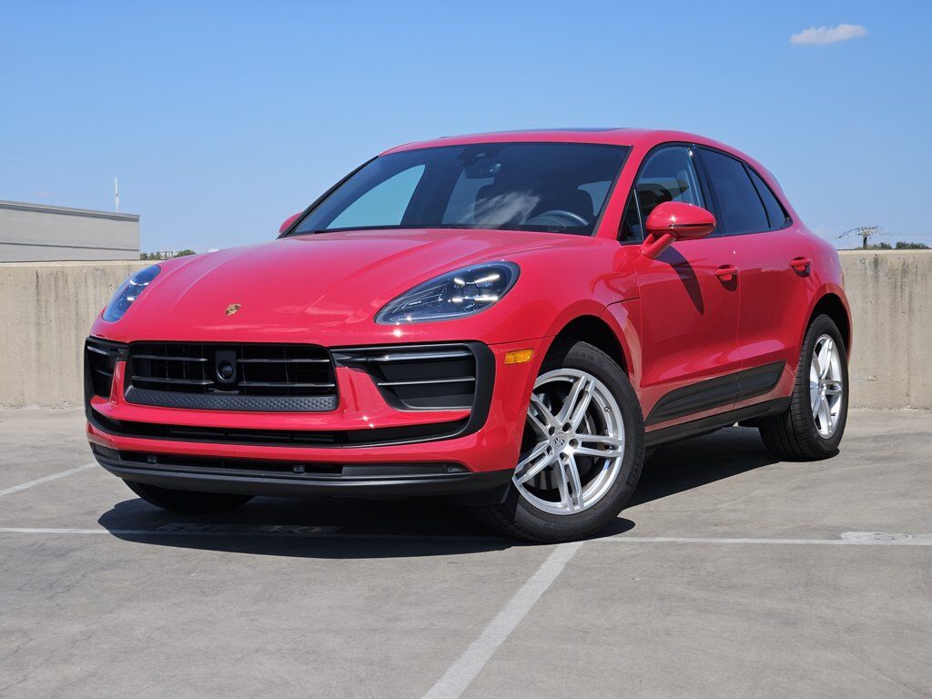 2026 PORSCHE Macan