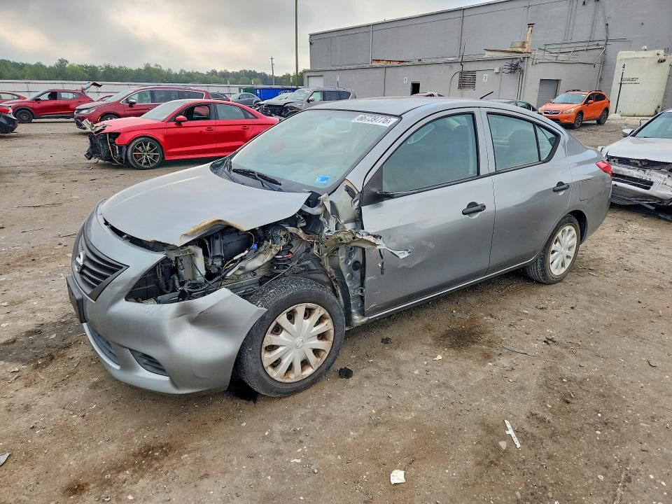 2013 NISSAN Versa