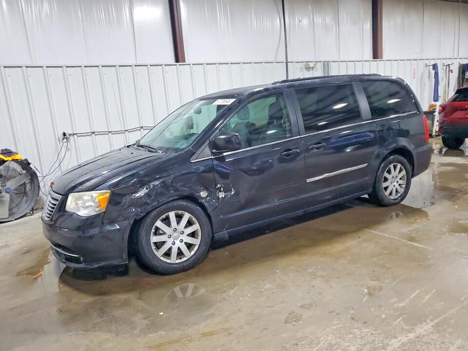 2014 CHRYSLER Town and Country