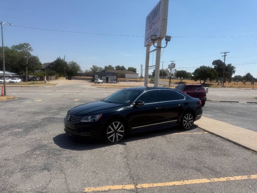 2016 VOLKSWAGEN Passat