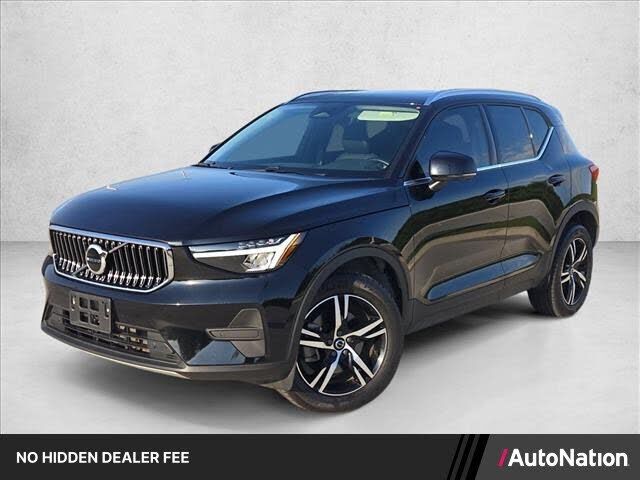 2025 VOLVO XC40
