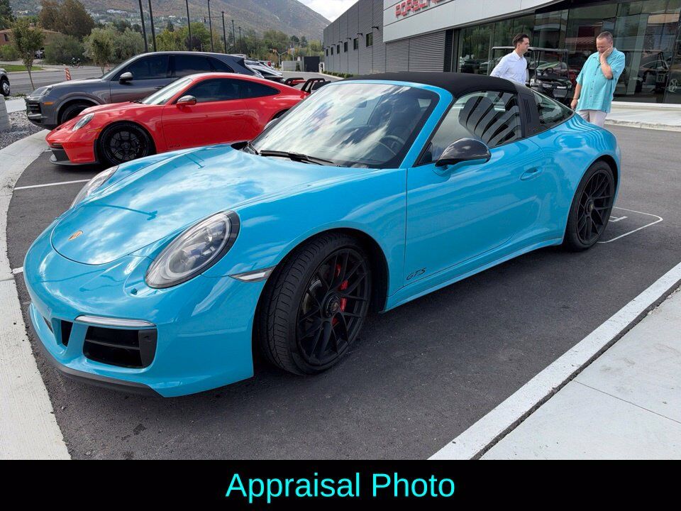 2018 PORSCHE 911