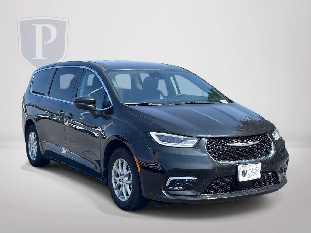2023 CHRYSLER Pacifica