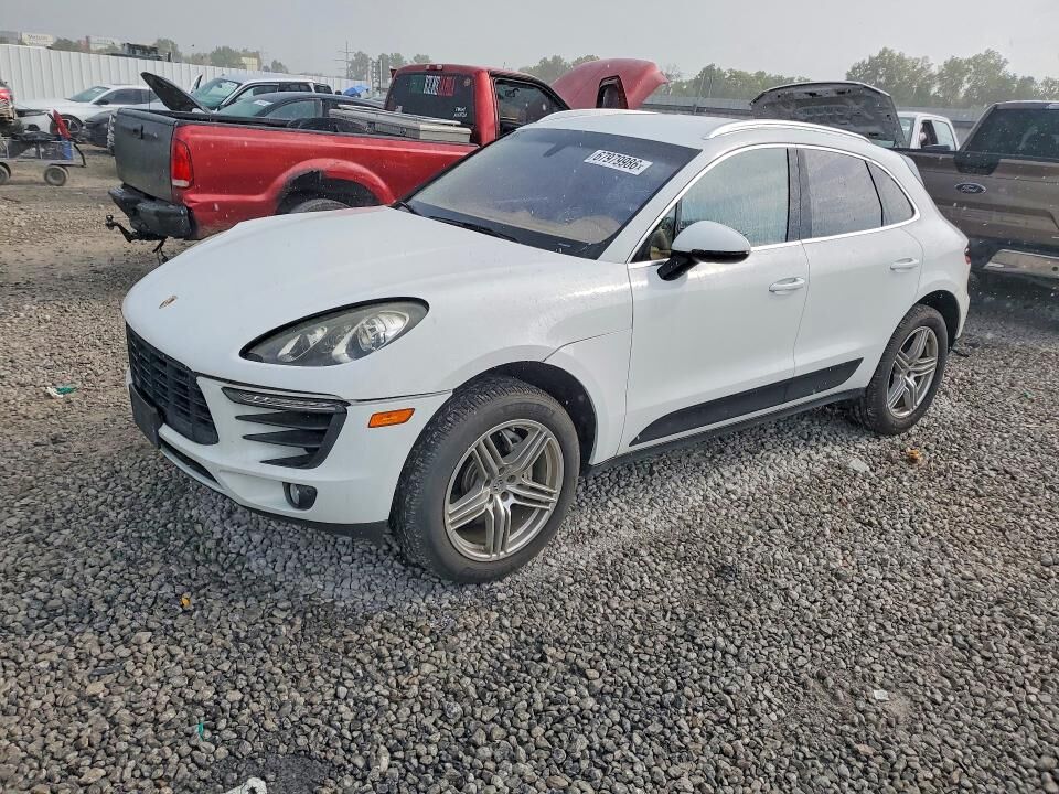 2015 PORSCHE Macan