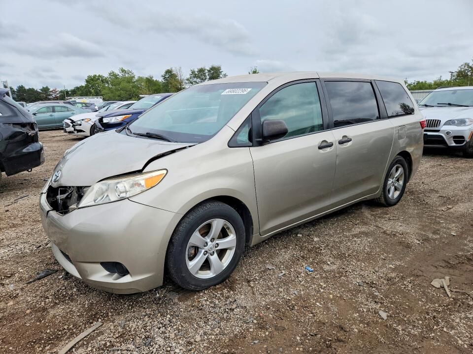 2015 TOYOTA Sienna