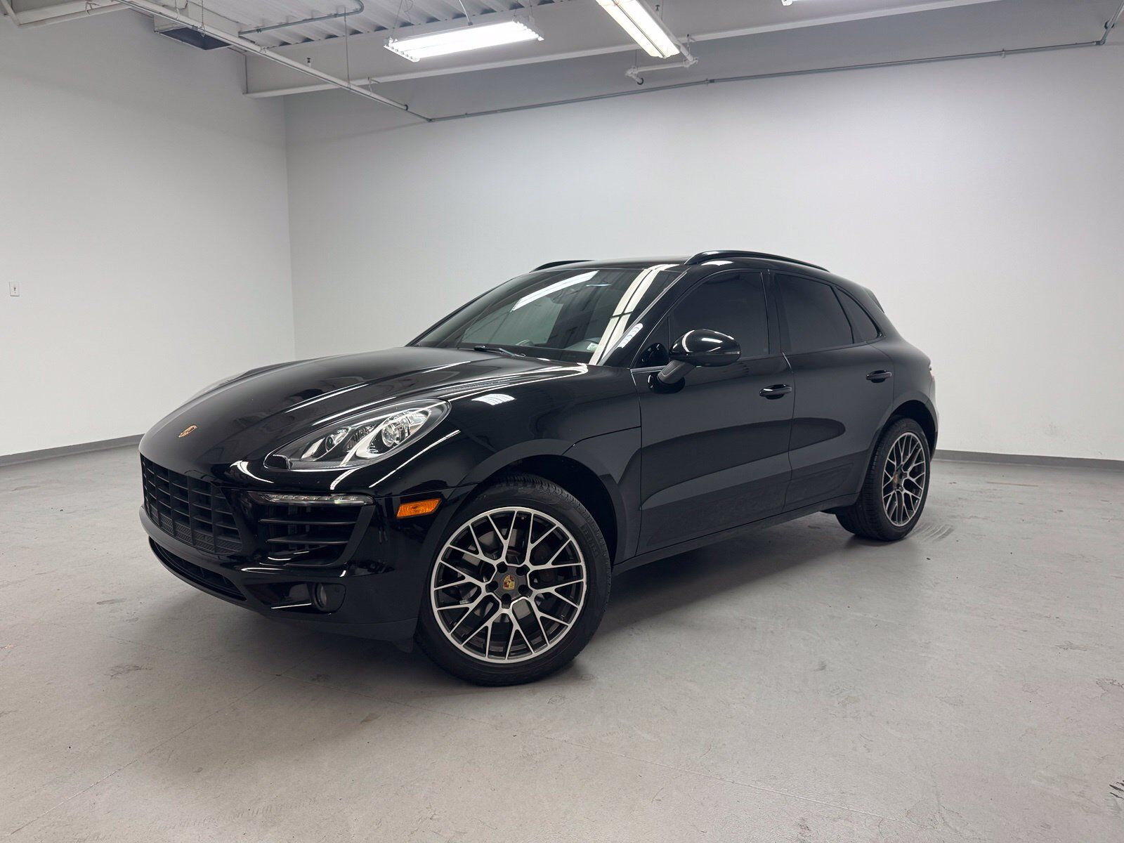 2018 PORSCHE Macan