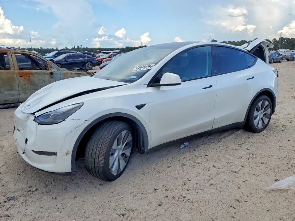 2024 TESLA Model Y