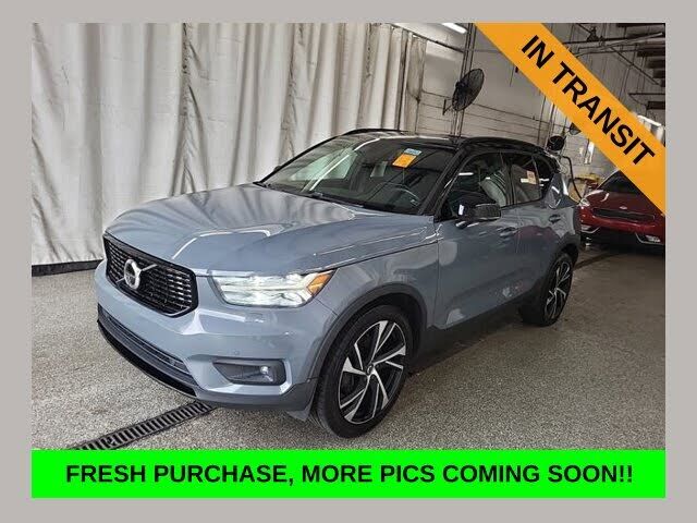 2020 VOLVO XC40