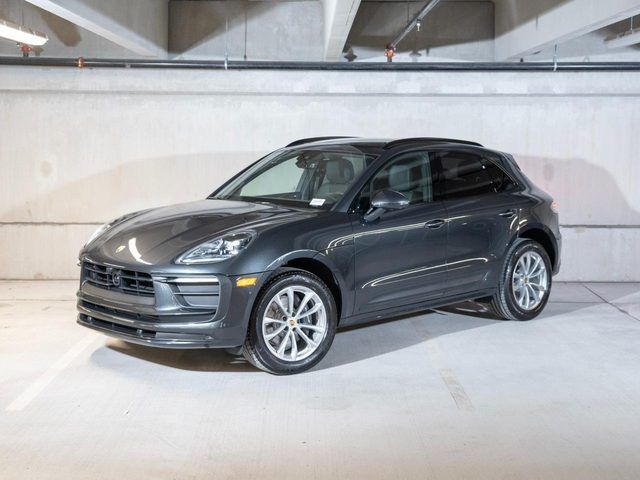 2026 PORSCHE Macan