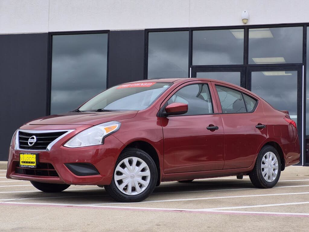 2017 NISSAN Versa