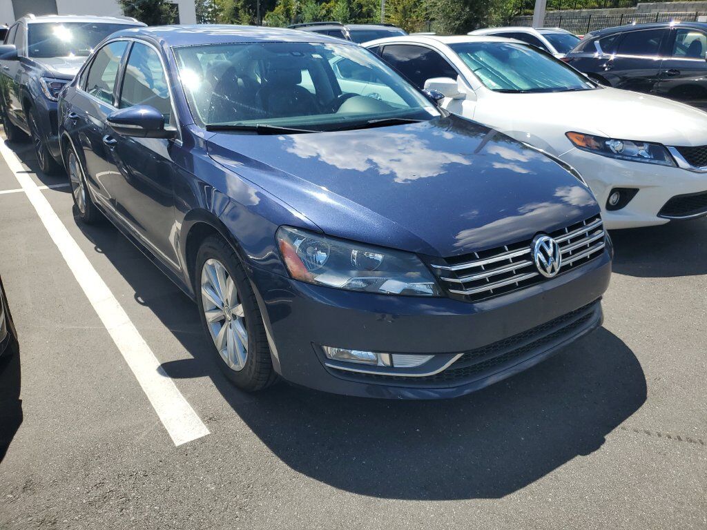 2012 VOLKSWAGEN Passat
