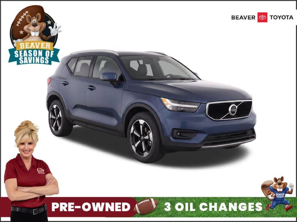 2022 VOLVO XC40