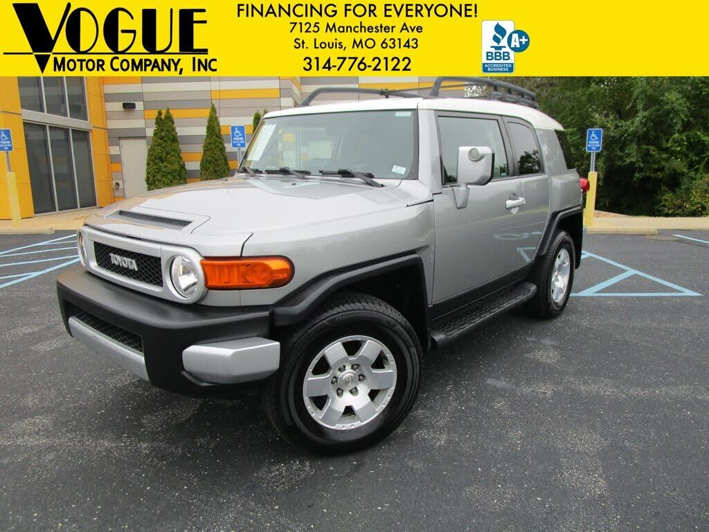 2010 TOYOTA FJ Cruiser