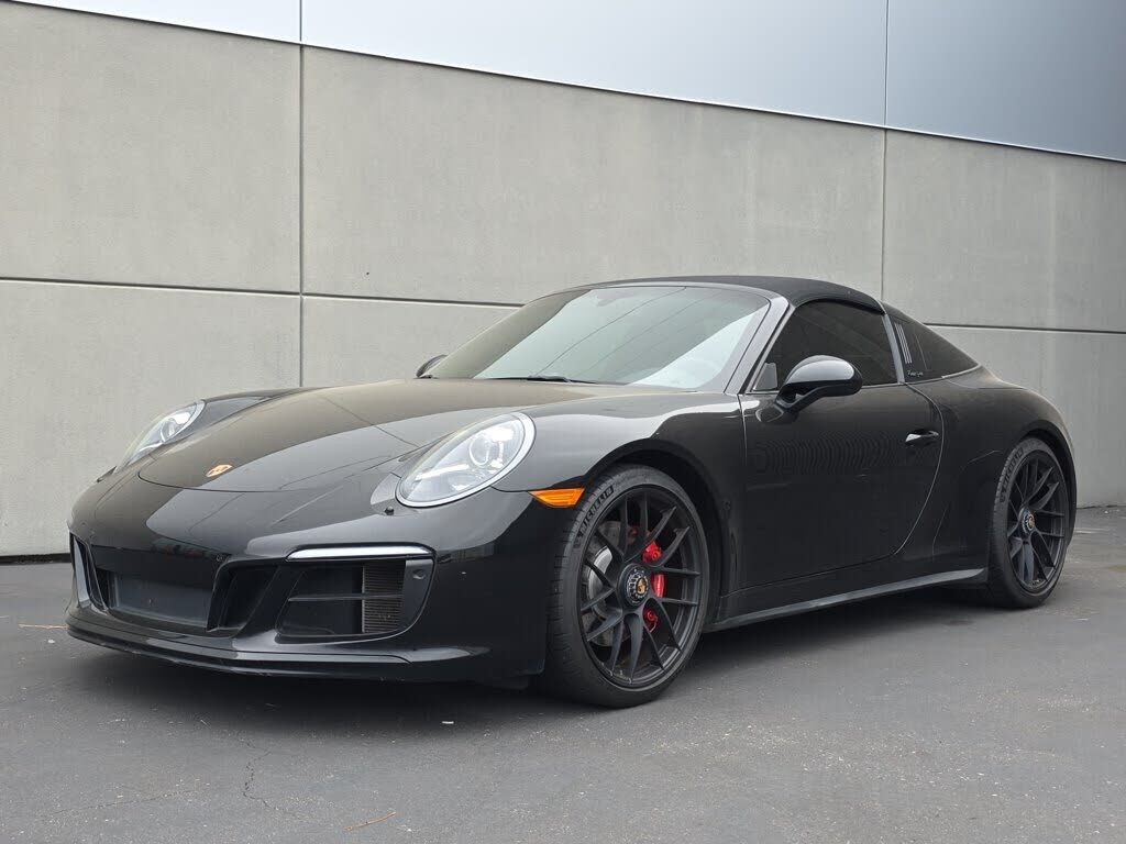 2018 PORSCHE 911