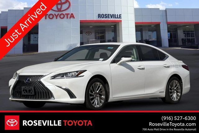 2019 LEXUS ES