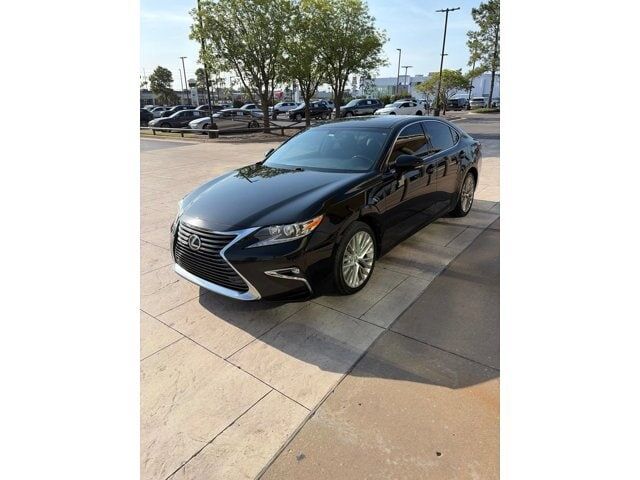 2016 LEXUS ES