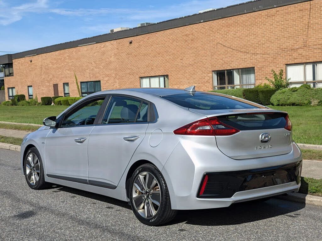 2017 HYUNDAI Ioniq