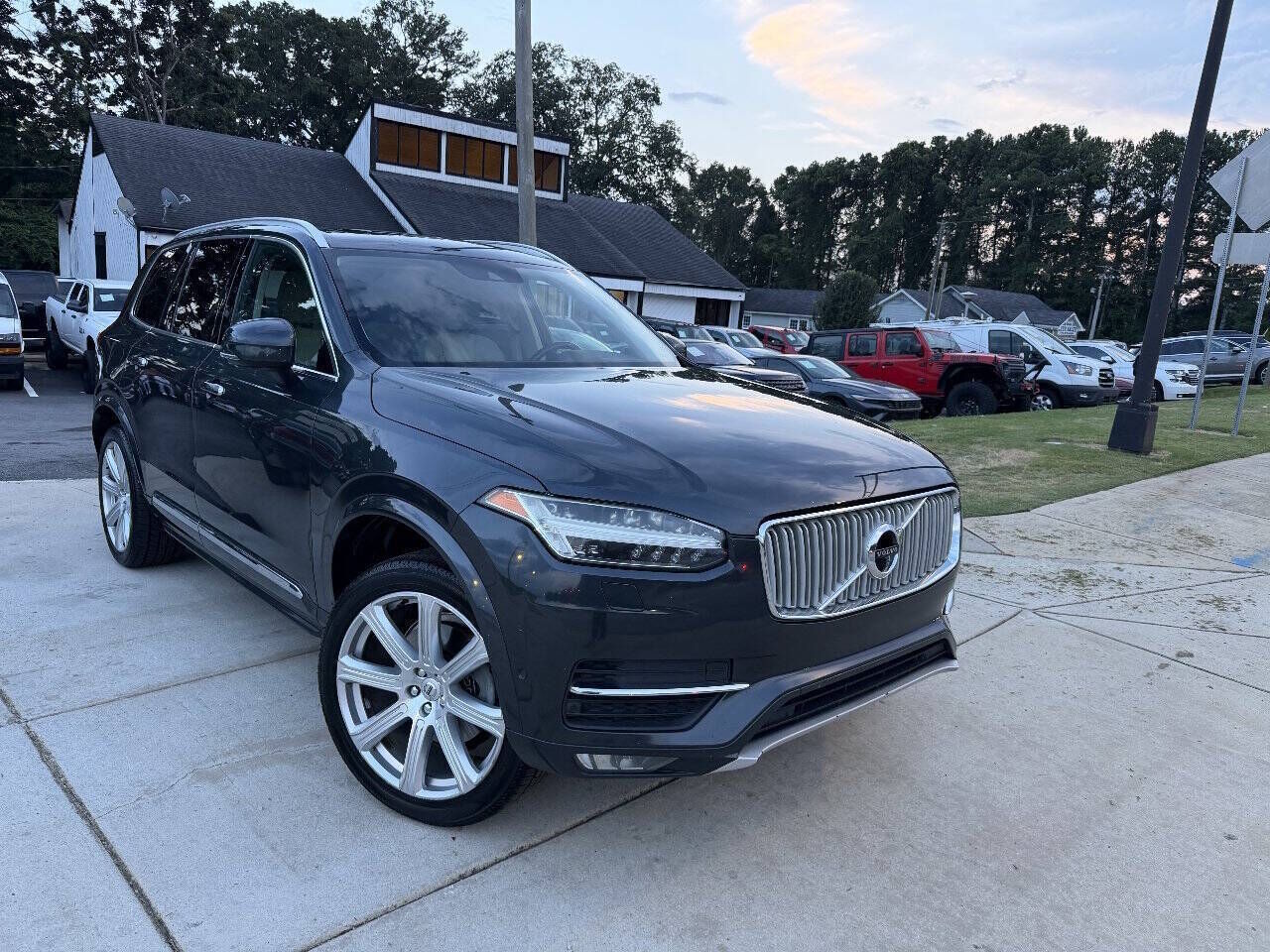 2017 VOLVO XC90