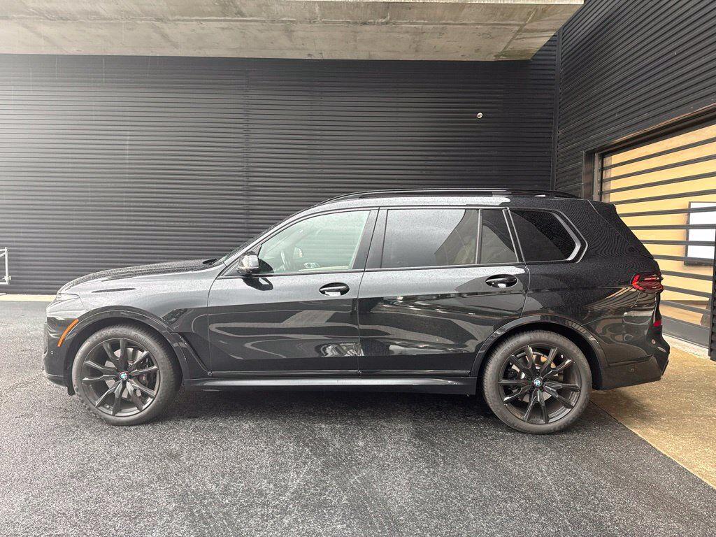 2024 BMW X7