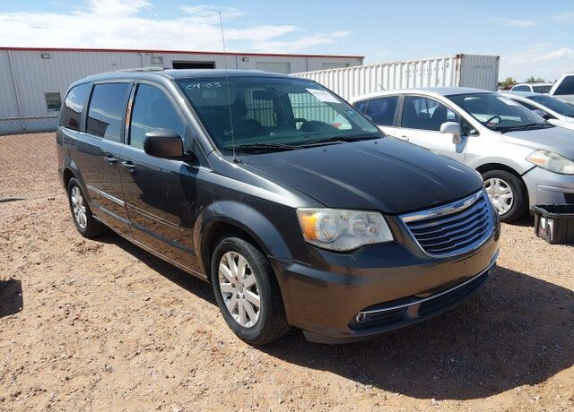 2016 CHRYSLER Town and Country