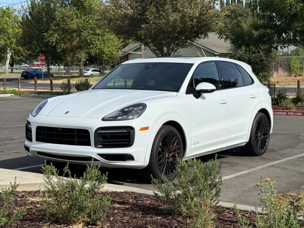 2021 PORSCHE Cayenne