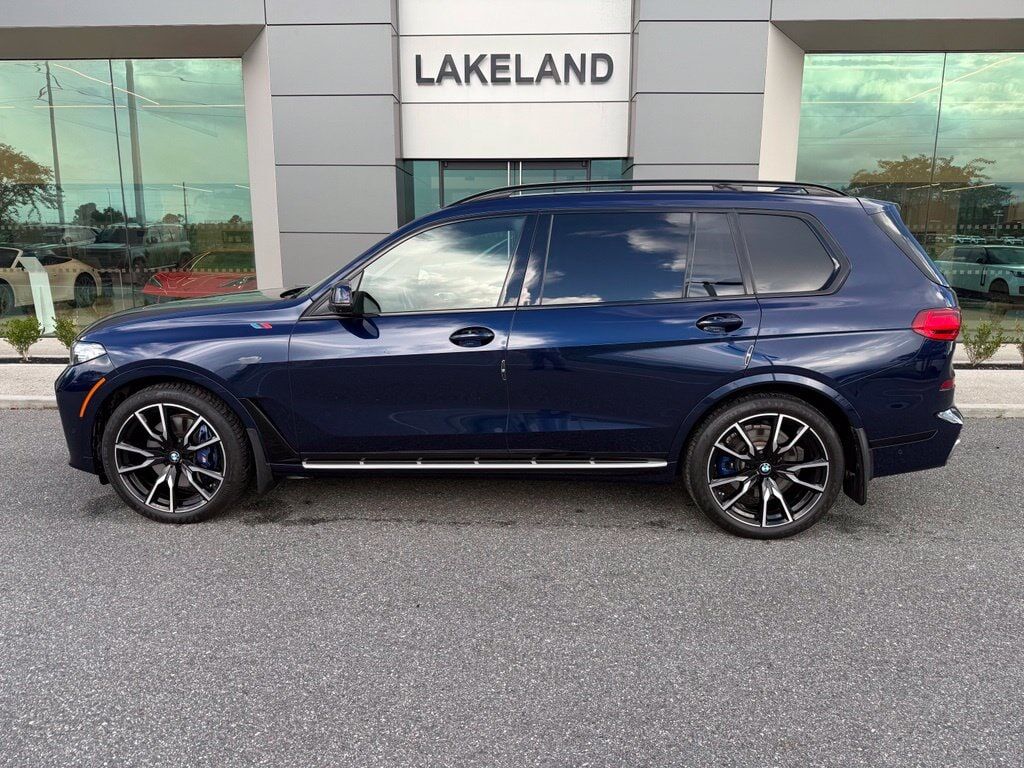 2022 BMW X7