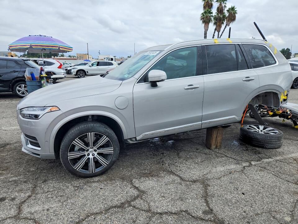 2024 VOLVO XC90