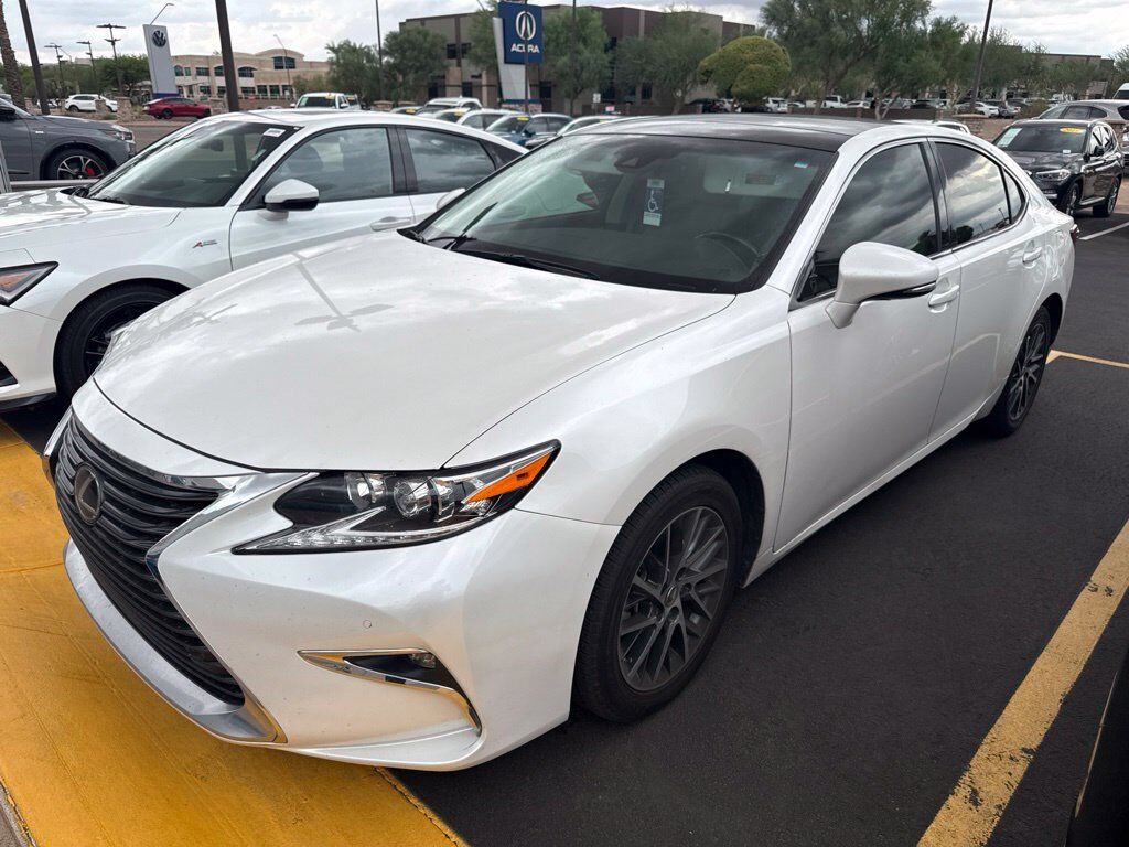 2017 LEXUS ES