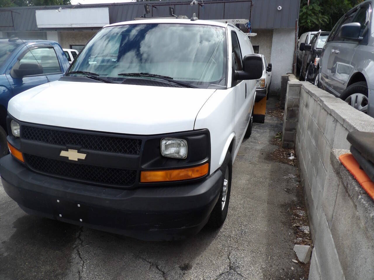 2017 CHEVROLET Express