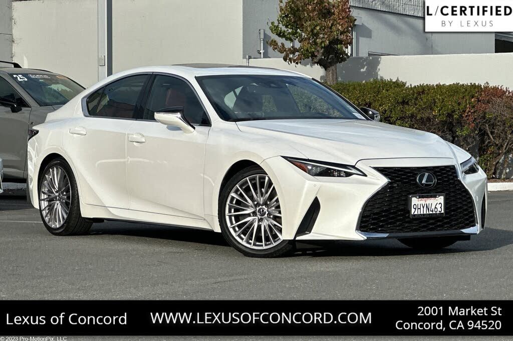 2023 LEXUS IS