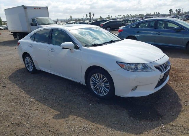 2013 LEXUS ES