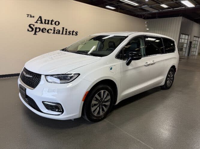 2024 CHRYSLER Pacifica