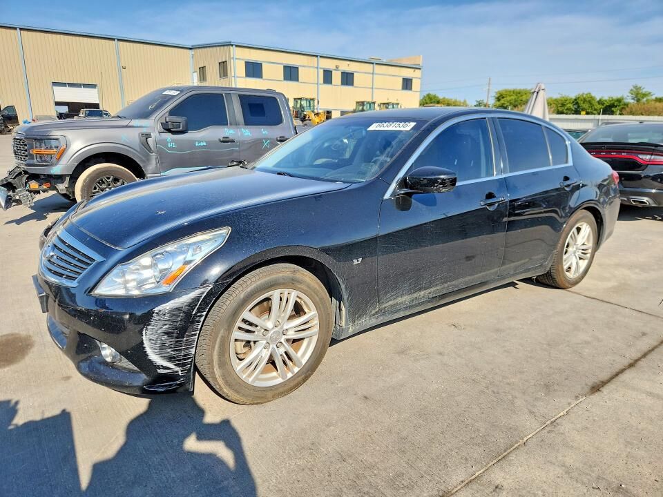 2015 INFINITI Q40