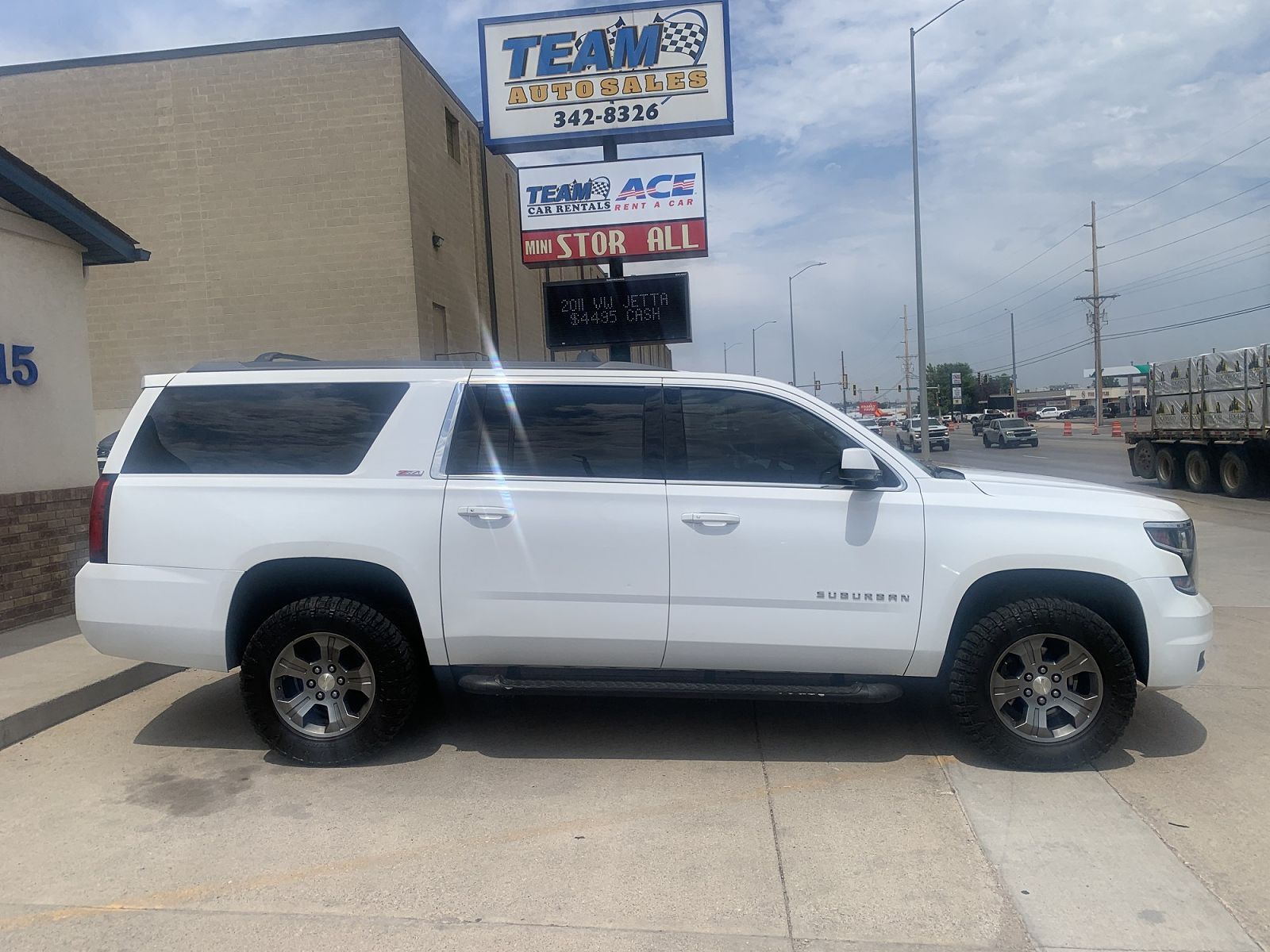 2017 CHEVROLET Suburban