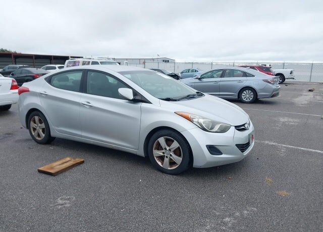 2011 HYUNDAI Elantra