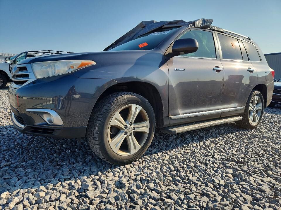 2013 TOYOTA Highlander