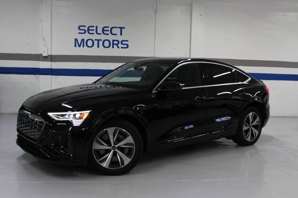 2024 AUDI Q8