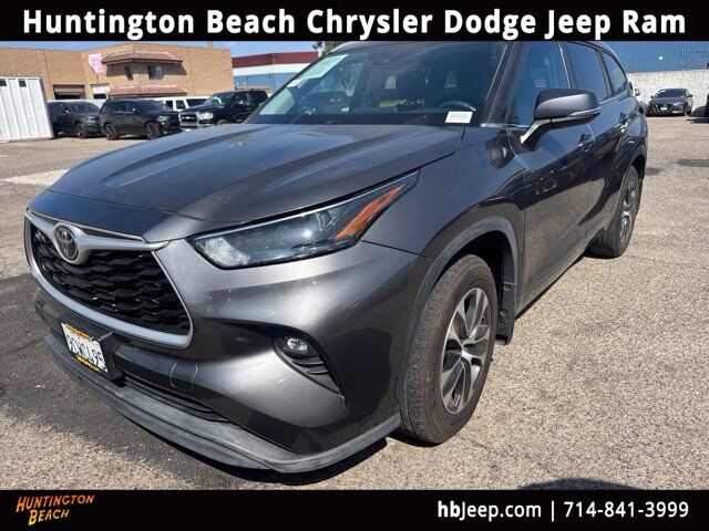 2022 TOYOTA Highlander