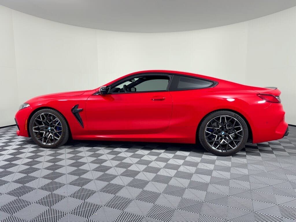 2023 BMW M8