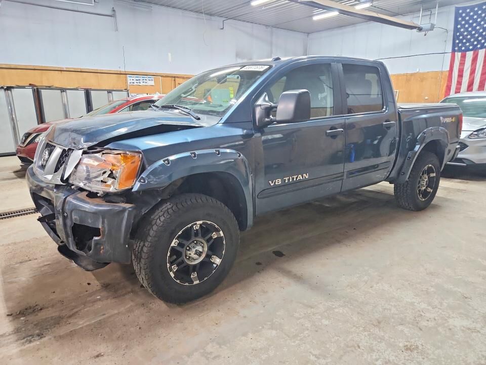 2014 NISSAN Titan