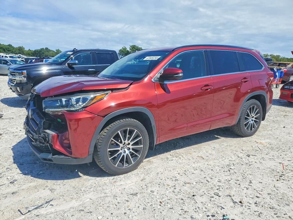 2017 TOYOTA Highlander