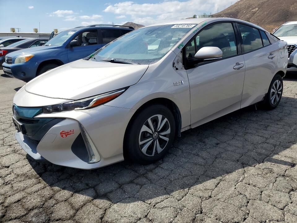 2018 TOYOTA Prius