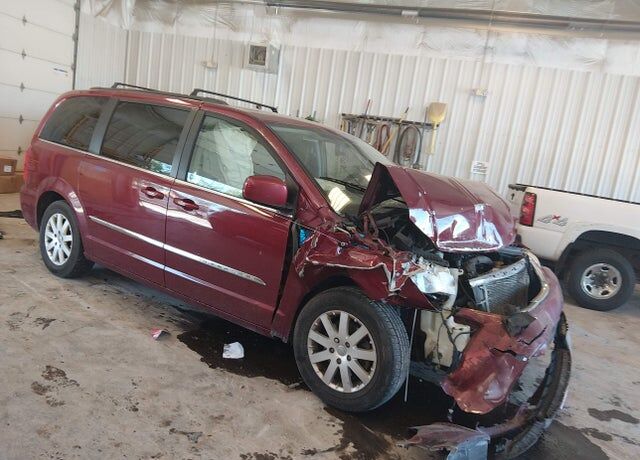 2016 CHRYSLER Town and Country