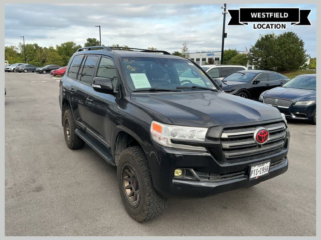 2019 TOYOTA Land Cruiser