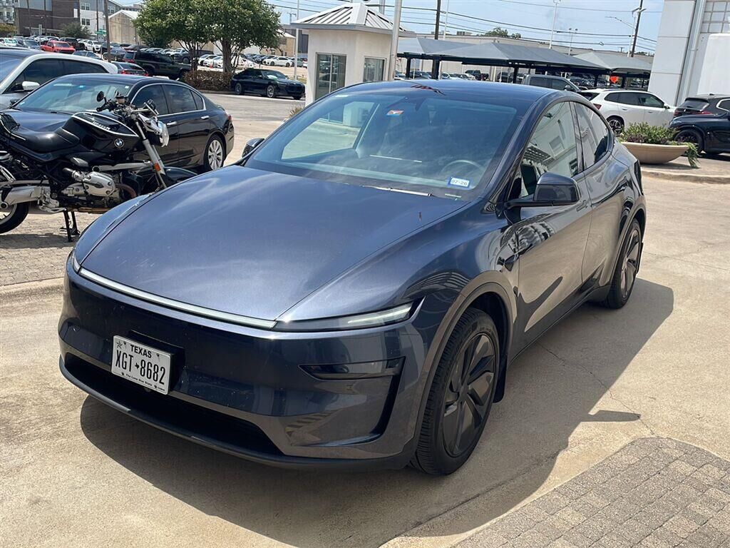 2026 TESLA Model Y