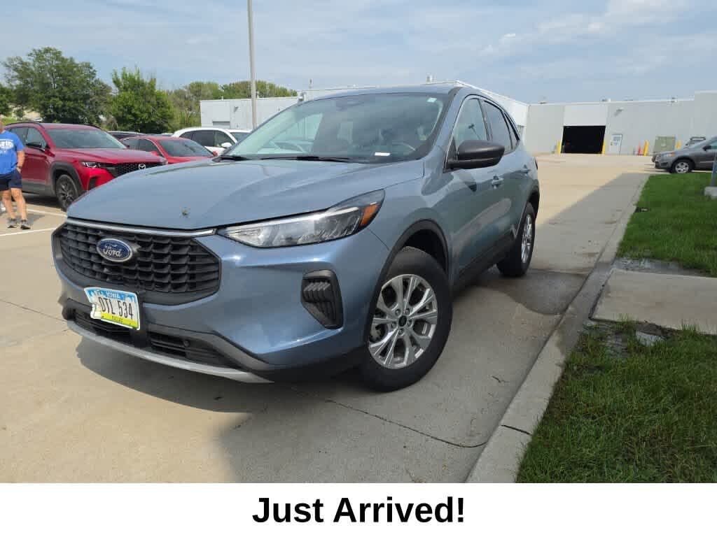 2024 FORD Escape
