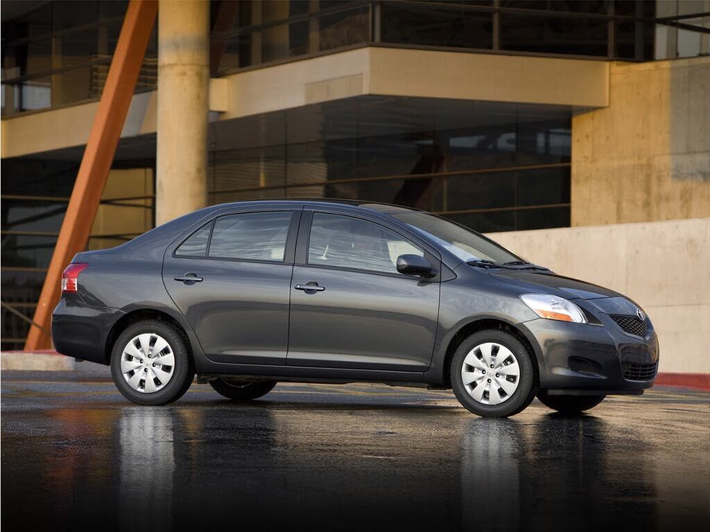 2010 TOYOTA Yaris