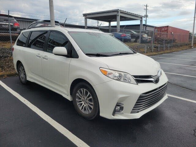 2020 TOYOTA Sienna